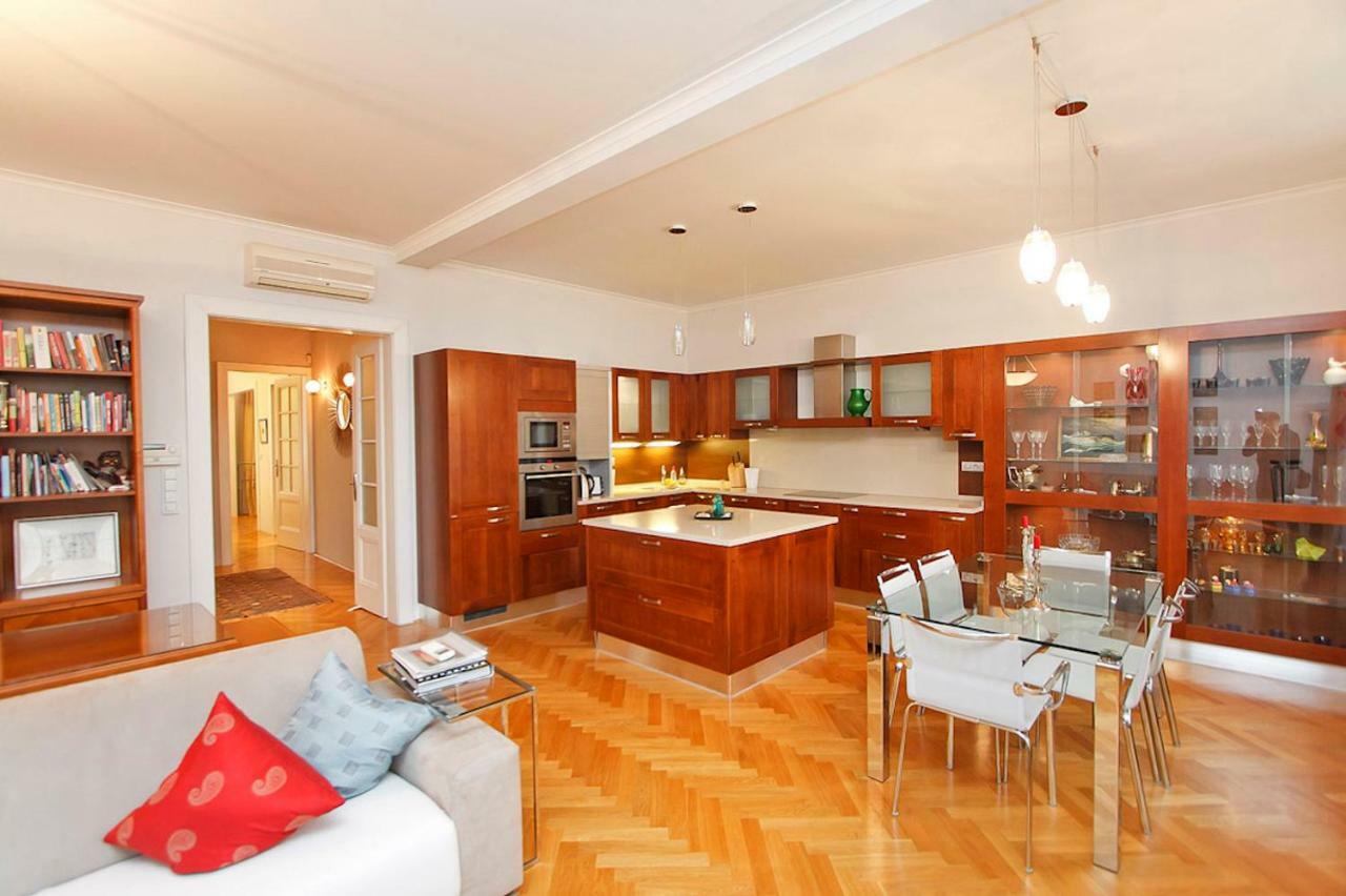 Spacious Elegance In The Heart Of Old Town Praga Exterior foto
